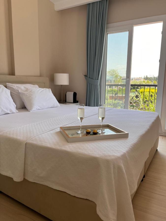 B. Equine Range Hotel Narlidere Exterior photo